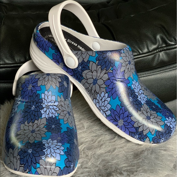 easy street Shoes - Easy Street Clogs 🦋
